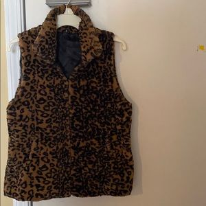 Apt 9 leopard fuzzy vest